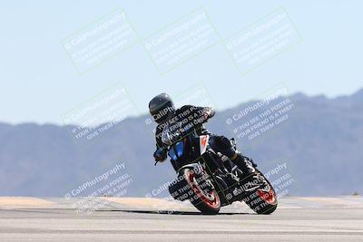 media/Oct-13-2025-Moto Forza (Mon) [[a66d839500]]/3-B Group/Session 4 (Turn 9)/